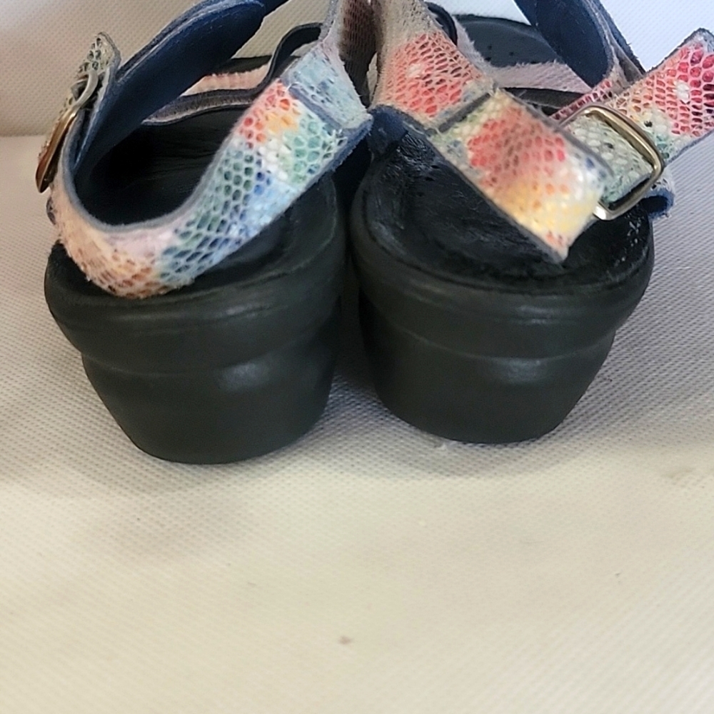 Flexus Anatomic Coloful Leather Sandal by Spring Step  (US‎ 8 or EURO 39) - Picture 3 of 7